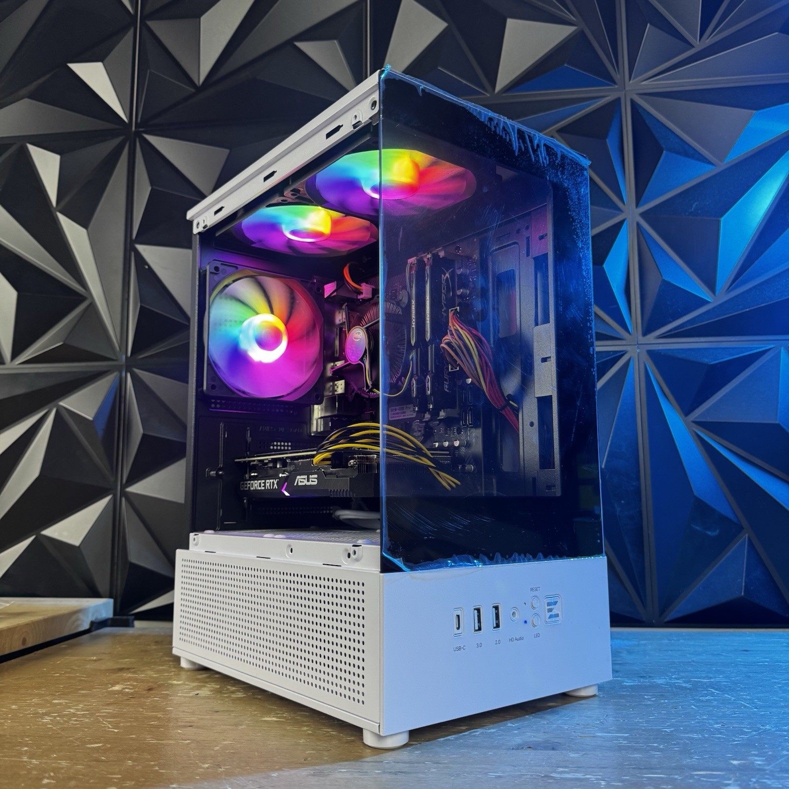 Custom Gaming Desktop PC Intel i7 Quad 16 GB SSD + 1 TB Nvidia Quadro K2000 2 GB Custom Gaming Desktop PC Intel i7 Quad 16 GB SSD + 1 TB Nvidia Quadro K2000 2 GB