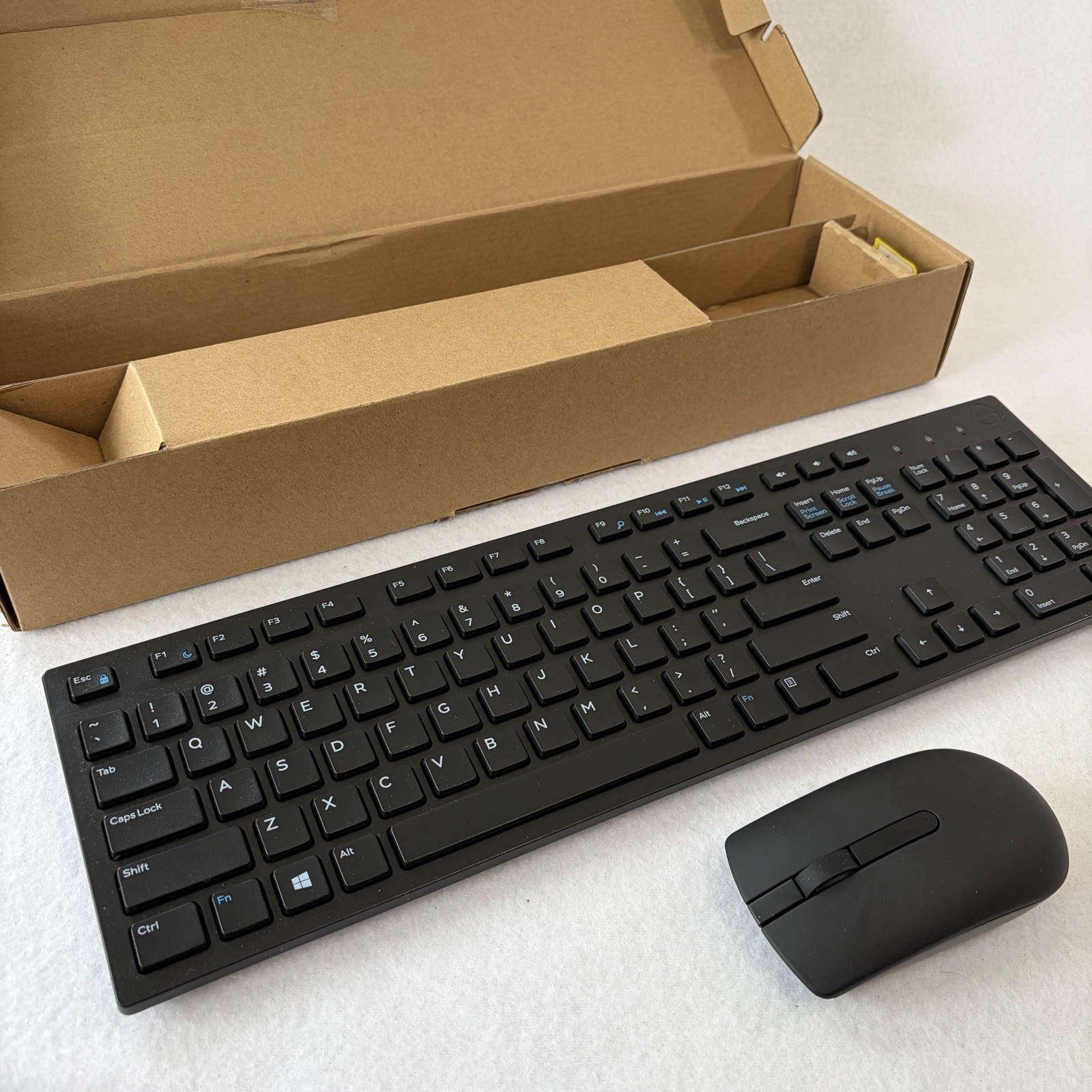 Dell KM636 Wireless Keyboard and Mouse Combo Black No Dongle Excellent Condition Dell KM636 Wireless Keyboard and Mouse Combo Black No Dongle Excellent Condition