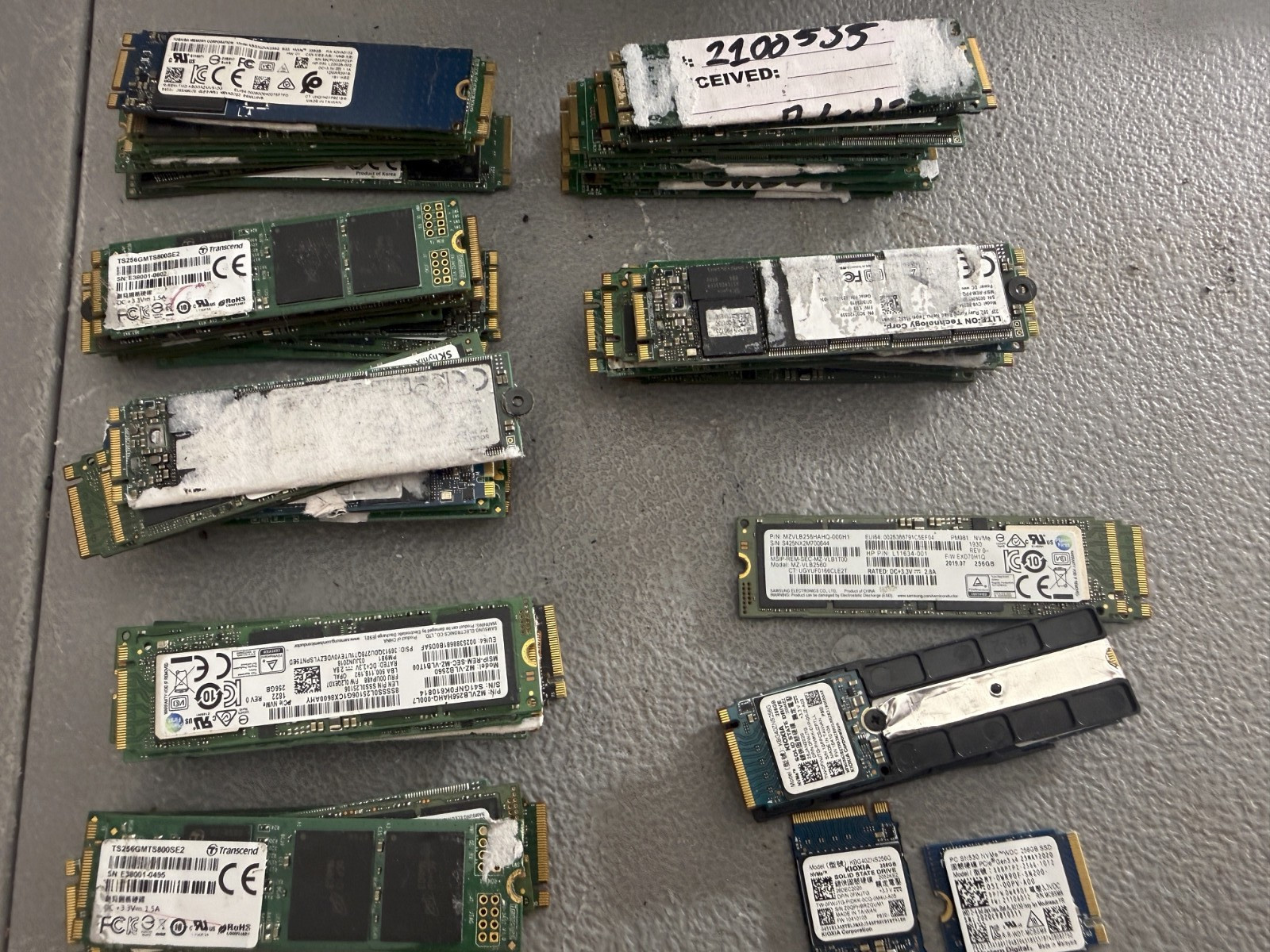 LOT OF 84 NON WORKING/PARTS 256GB NVME M2 SSD - DONT SHOW IN BIOS