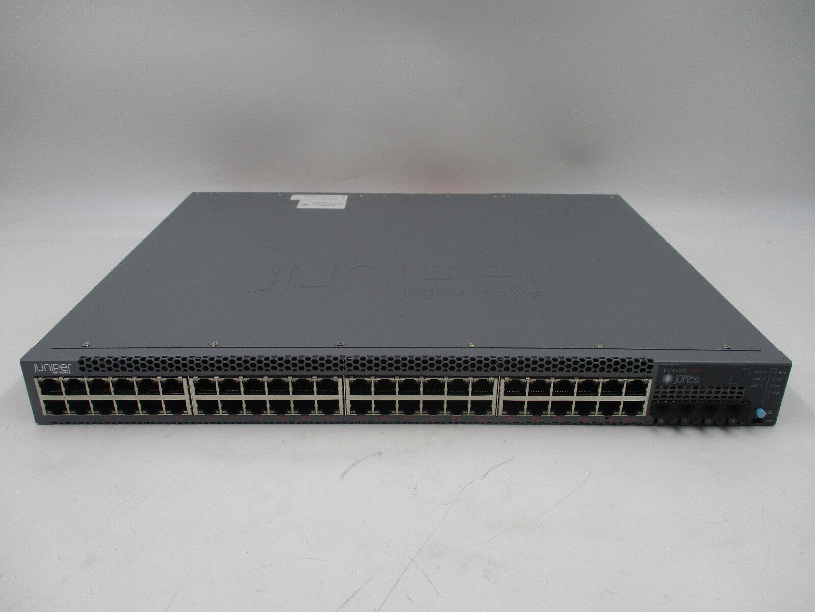 Juniper Networks EX3400 48-Port 4-SFP PoE+ Running Junos P/N: EX3400-48P Tested