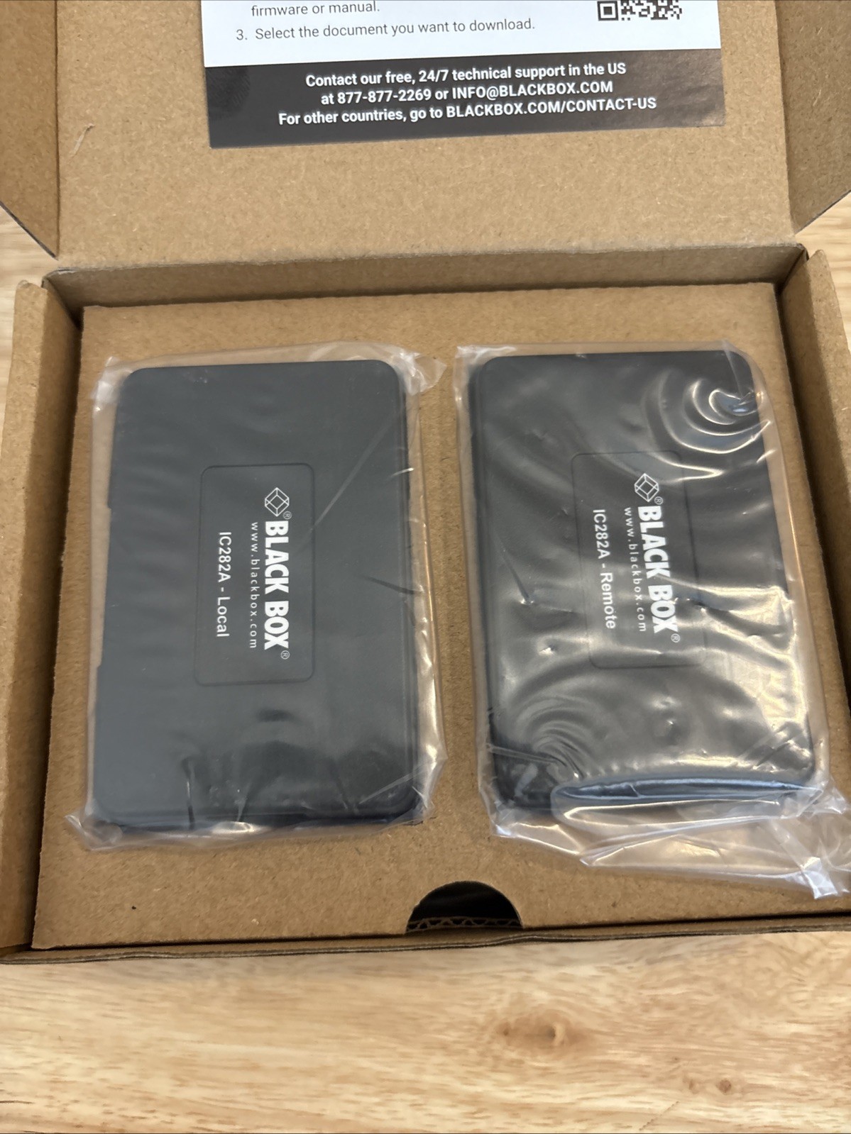 Black Box IC282A 2-Port USB 1.1/2.0 CAT5 Extender Kit New Open Box Black Box IC282A 2-Port USB 1.1/2.0 CAT5 Extender Kit New Open Box