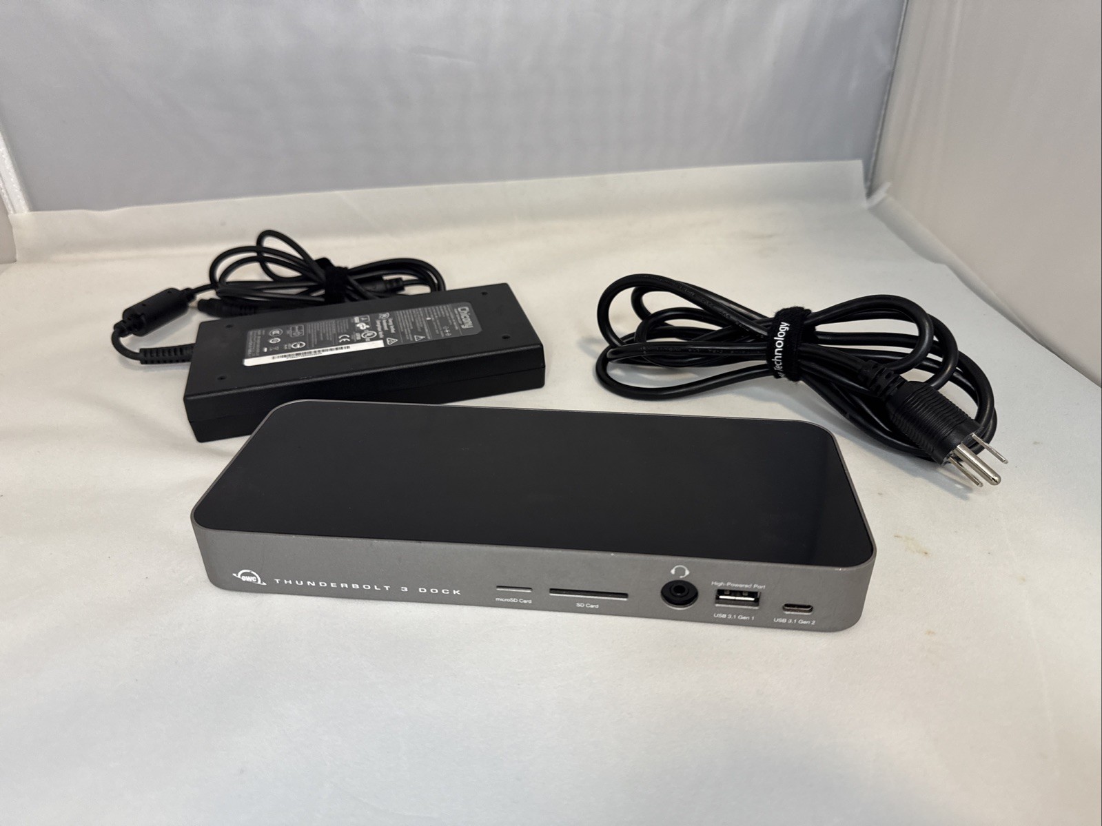 OWC Thunderbolt 3 14-Port Dock OWCTB3DK14PSG w/ 180W Adapter Tested OWC Thunderbolt 3 14-Port Dock OWCTB3DK14PSG w/ 180W Adapter Tested