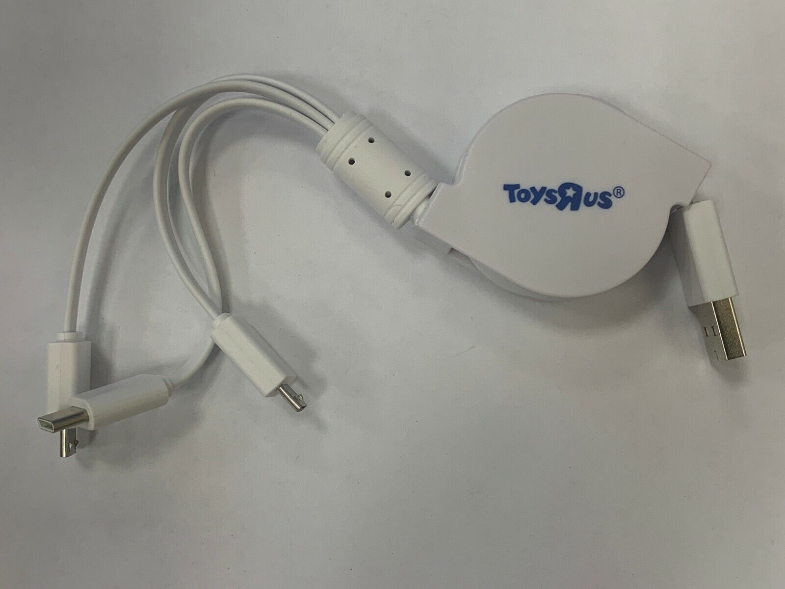 RARE Toys R Us Retractable USB Charging Cable with 2 Micro USB and 1 USB C Plugs