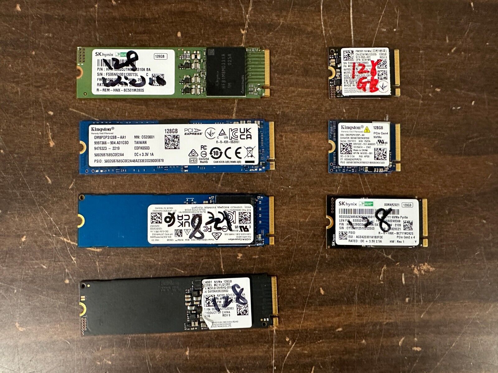 Lot of (7) 128GB NVMe PCIe M.2 2280 SSD - Solid State Drives Major Brands