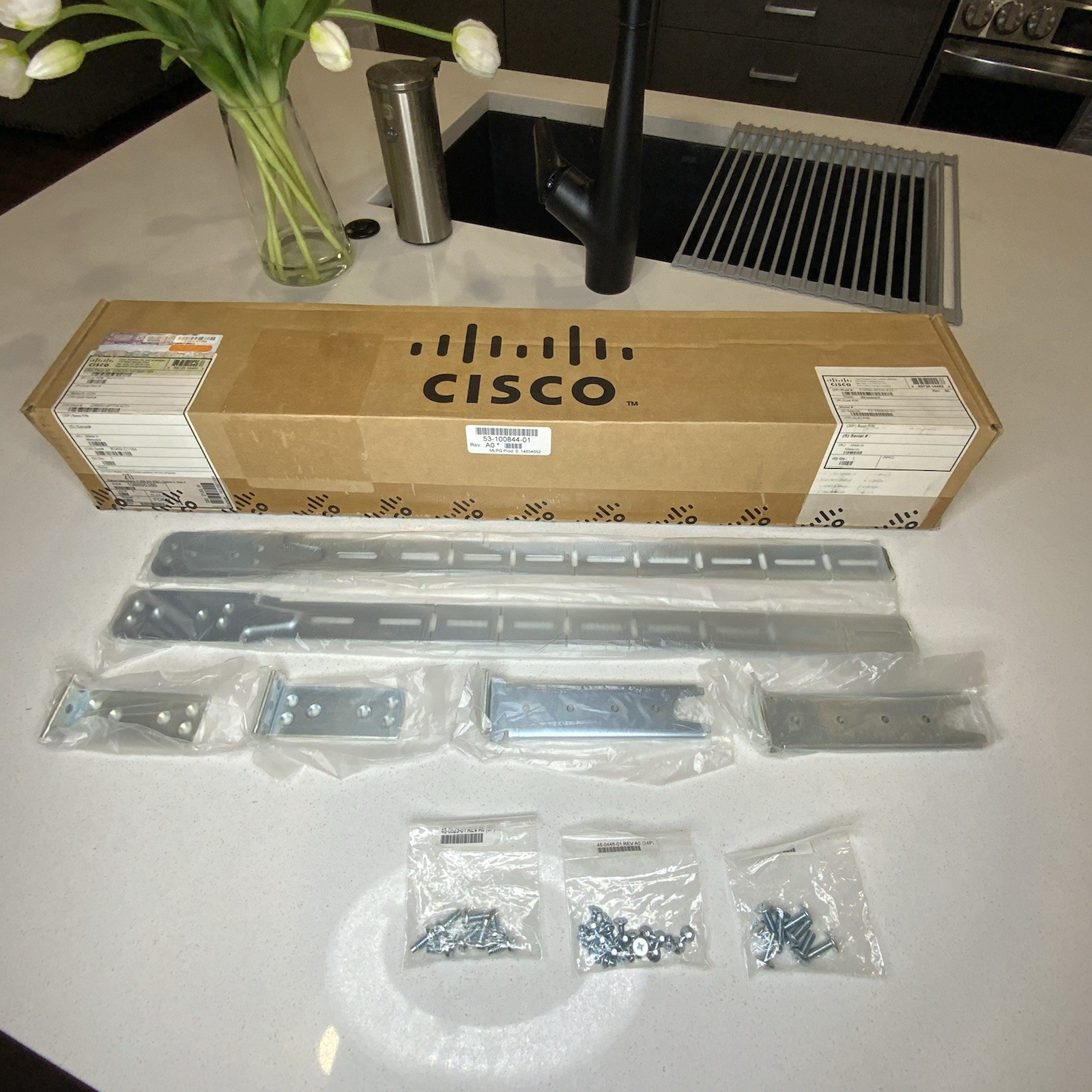 Cisco C9500-4PTH-KIT= Extension Rails and Brackets 4-Point Mount 9500 High-End Cisco C9500-4PTH-KIT= Extension Rails and Brackets 4-Point Mount 9500 High-End