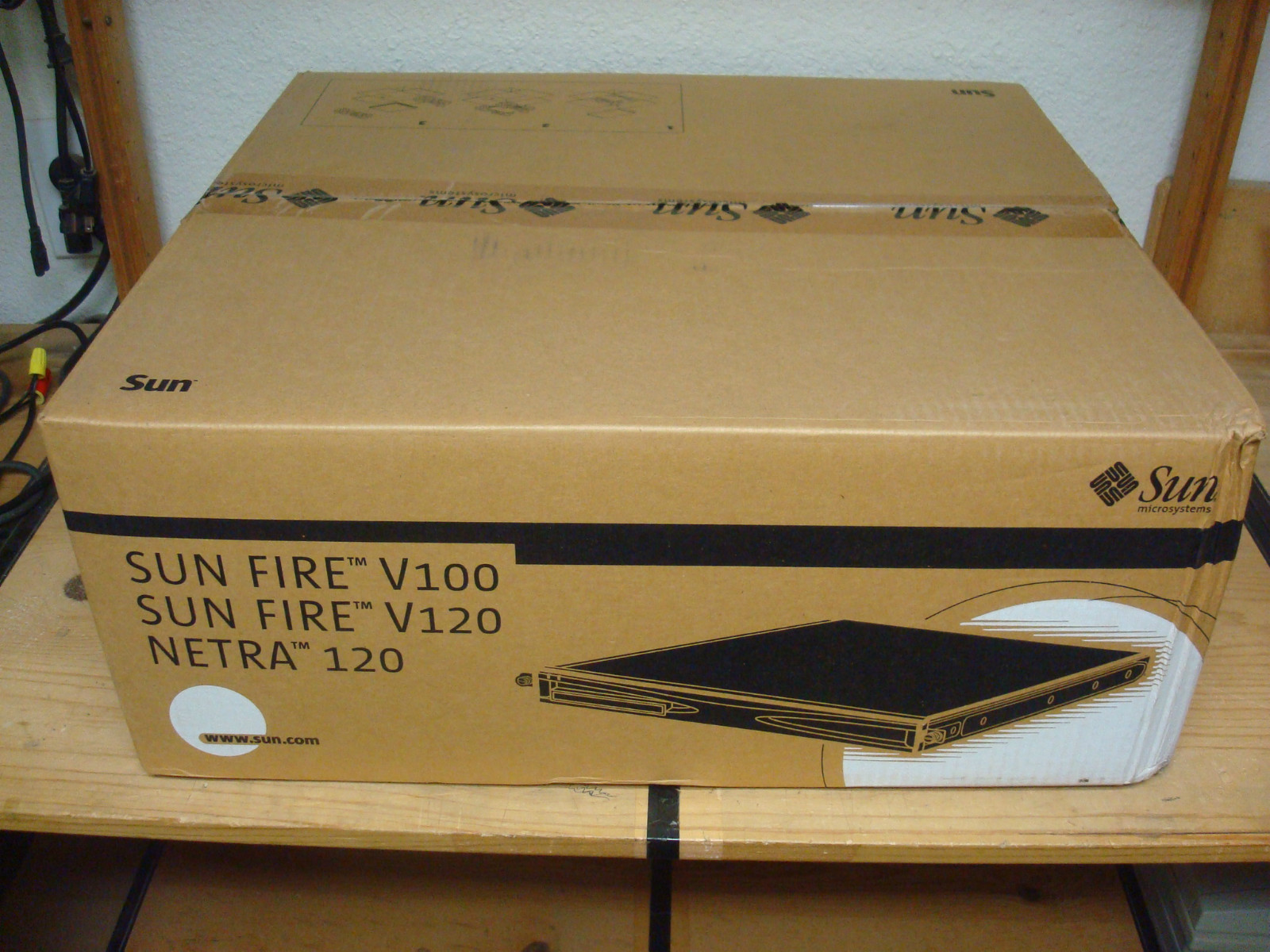 Sun Microsystems Fire V120 (N25AUTA1-9S-512AV1) Server Sun Microsystems Fire V120 (N25AUTA1-9S-512AV1) Server