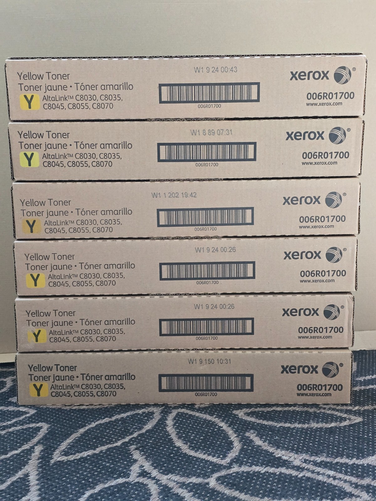 ONE Genuine Xerox 006R01700 Toner Cartridge - Yellow NEW IN BOX / ONE Genuine Xerox 006R01700 Toner Cartridge - Yellow NEW IN BOX /
