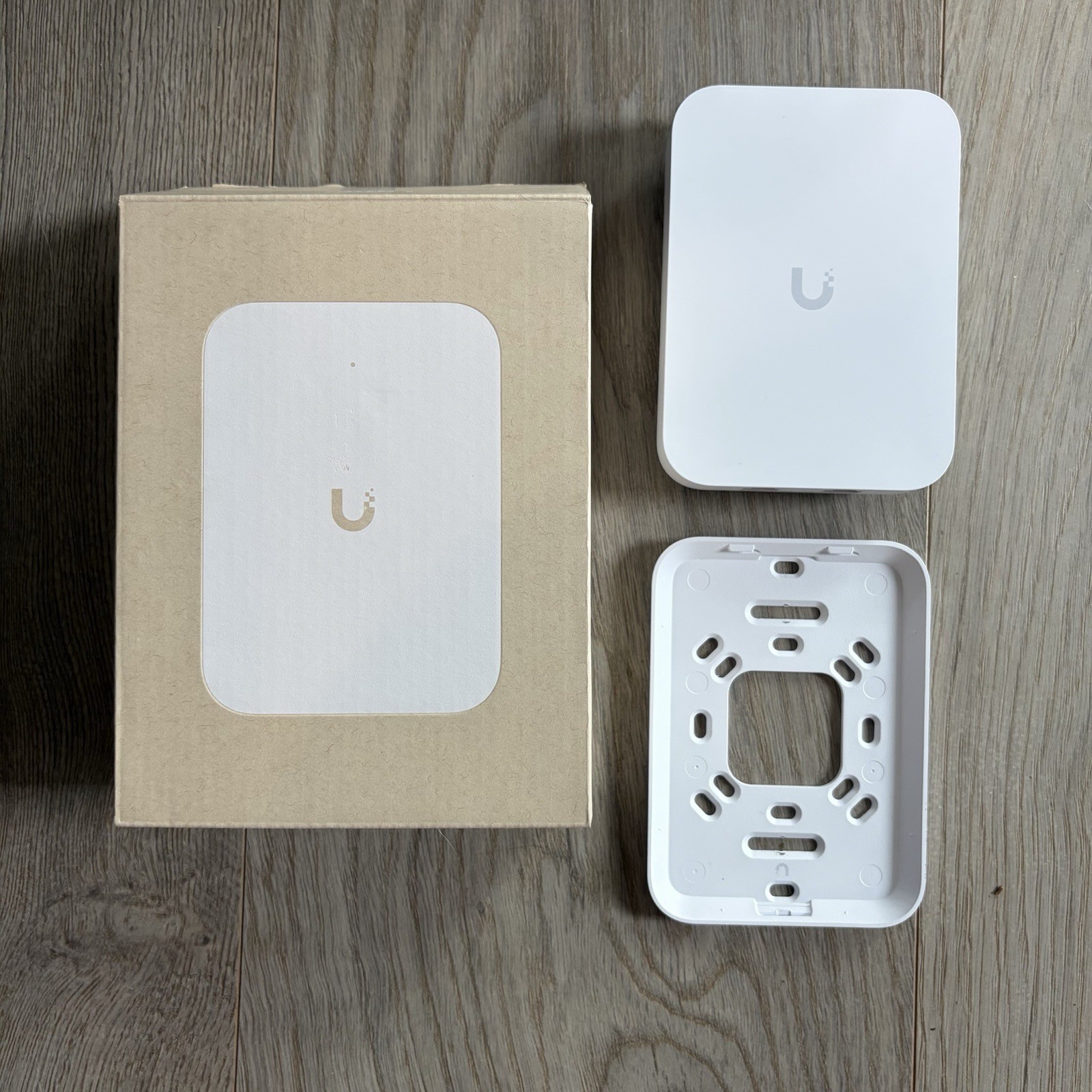 Ubiquiti UniFi U7 In-Wall (U7-IW-US) Wall Mounted WiFi 7 Wireless Access Point Ubiquiti UniFi U7 In-Wall (U7-IW-US) Wall Mounted WiFi 7 Wireless Access Point
