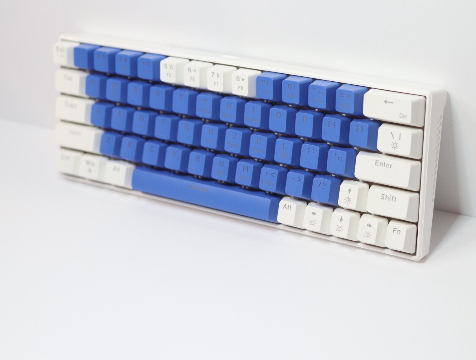 60% Hot-Swap Mechanical Keyboard - Red Switches - USB C - Blue/White