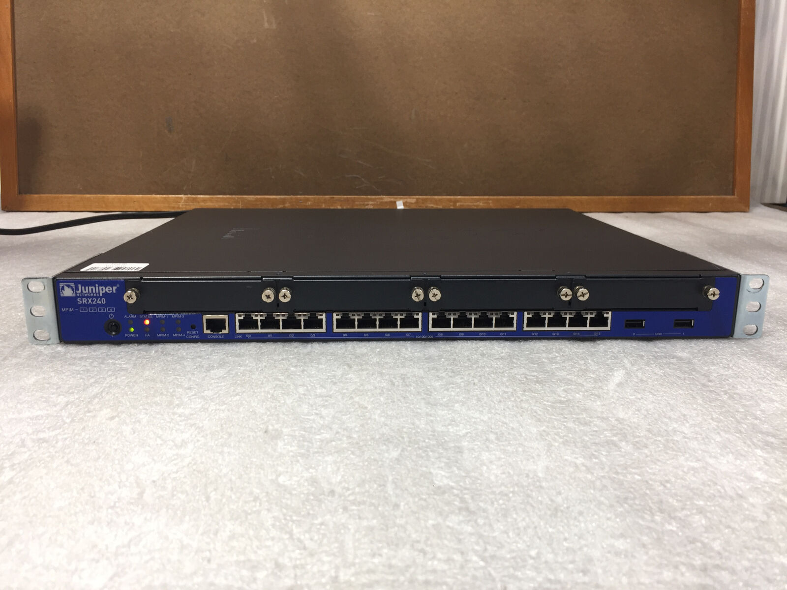 Juniper Networks SRX240 16-Port Security Gateway Firewall Appliance -TEST/RESET