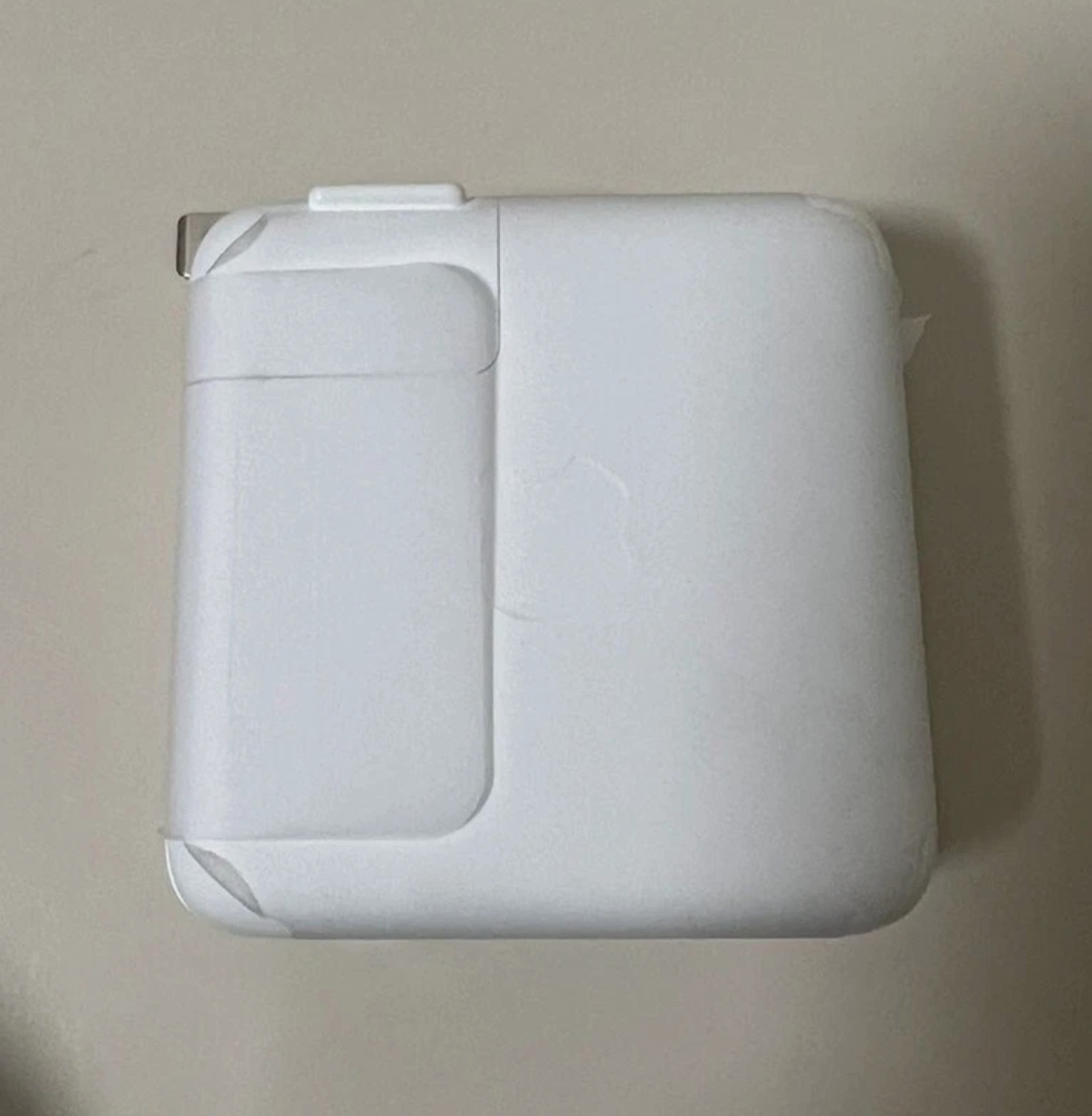 Apple 70W USB-C Power Adapter for MacBook Air/Pro Apple 70W USB-C Power Adapter for MacBook Air/Pro