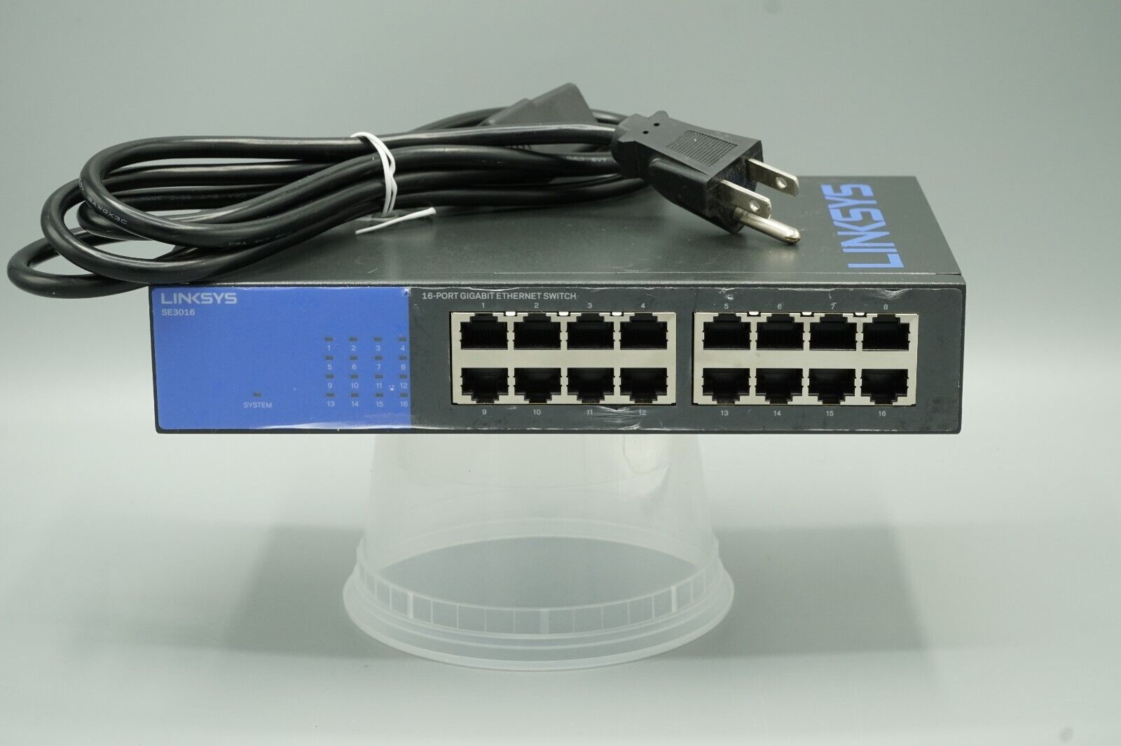 Linksys SE3016 16 Port Gigibit Ethernet Switch w/Power cord