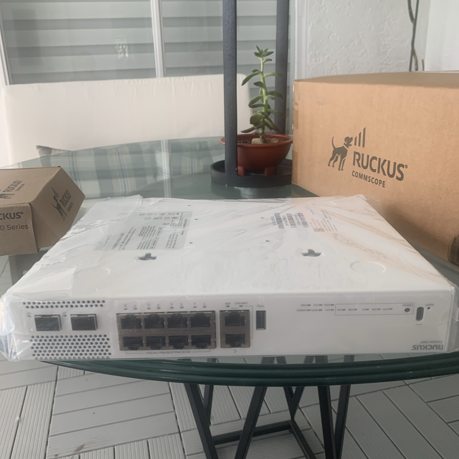 BRAND NEW-Ruckus ICX8200-C08PF 8-Port PoE+ Switch 10Gb SFP+ L3