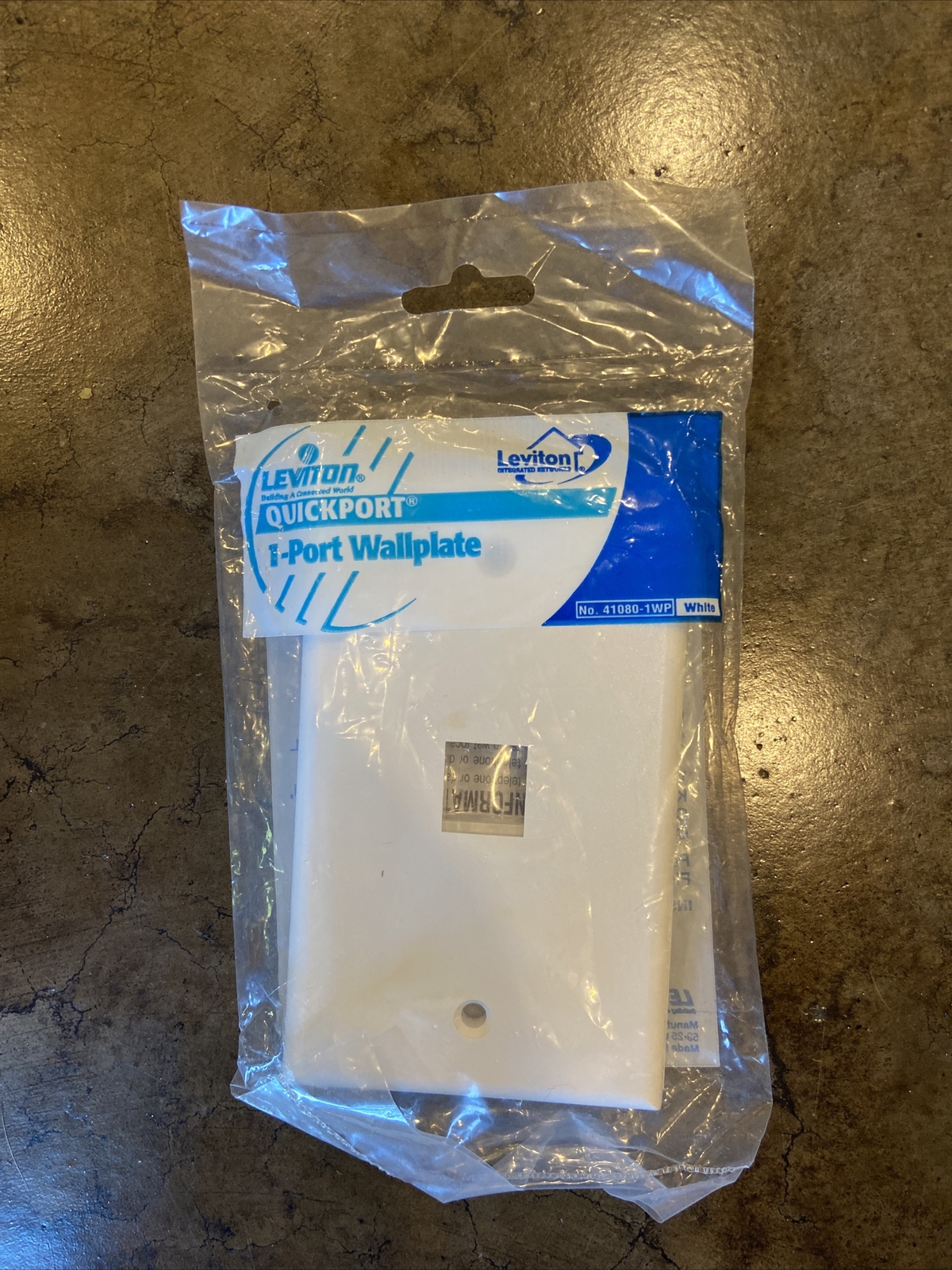 Leviton 41080-1WP Quickport Single-Gang Wallplate, 1-Port,White Leviton 41080-1WP Quickport Single-Gang Wallplate, 1-Port,White