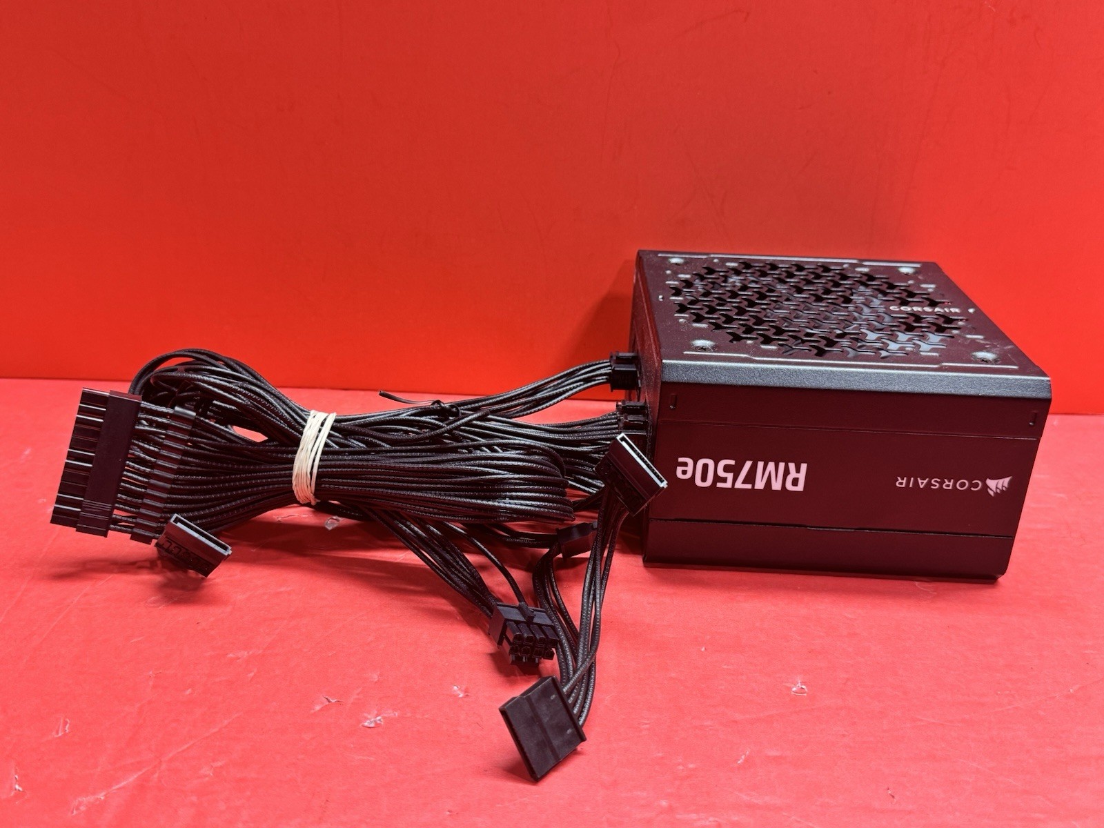 Corsair RM750e  Fully Modular Low-Noise Power Supply - Cable included