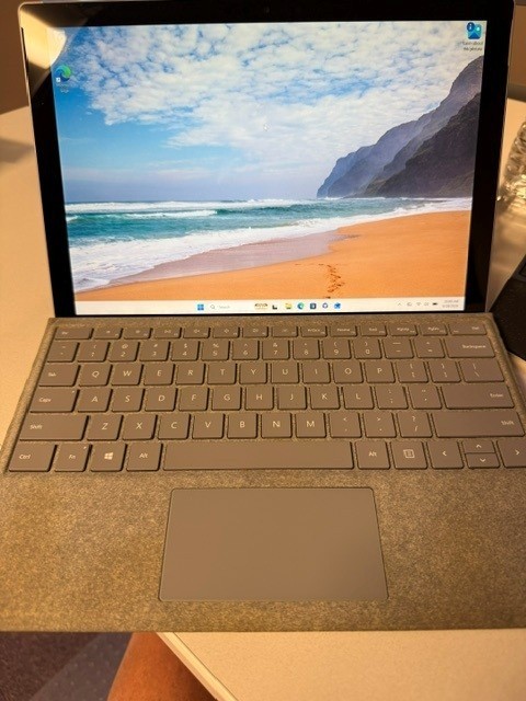 Microsoft Surface Pro 7, Intel i7-1065G7, 16GB RAM, 256 GB SSD Microsoft Surface Pro 7, Intel i7-1065G7, 16GB RAM, 256 GB SSD