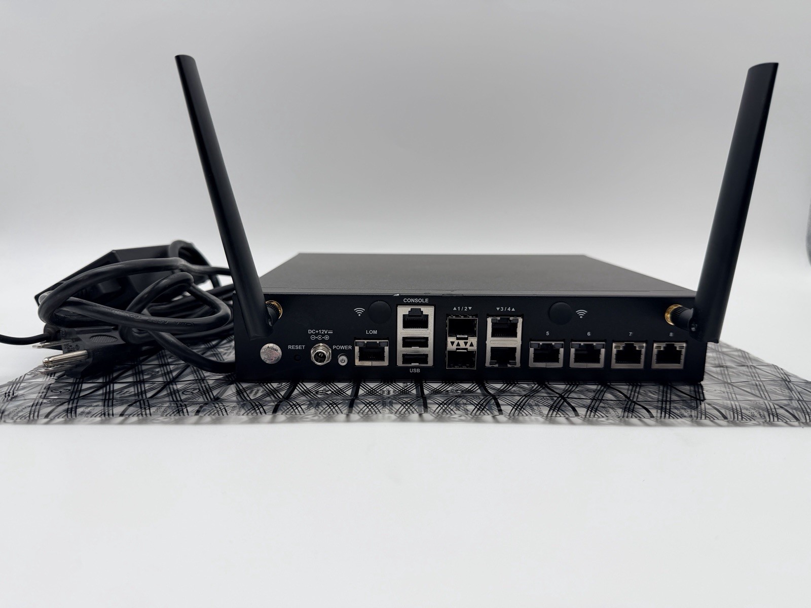 OPNsense Firewall 16-Core Atom C3958 16GB DDR4 RAM 64GB SSD 8x 1Gbe QAT AES-NI OPNsense Firewall 16-Core Atom C3958 16GB DDR4 RAM 64GB SSD 8x 1Gbe QAT AES-NI