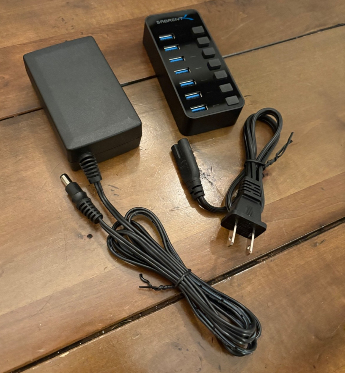 SABRENT 7-Port USB 3.0 Hub with Power Supply (HB-BUP7) SABRENT 7-Port USB 3.0 Hub with Power Supply (HB-BUP7)