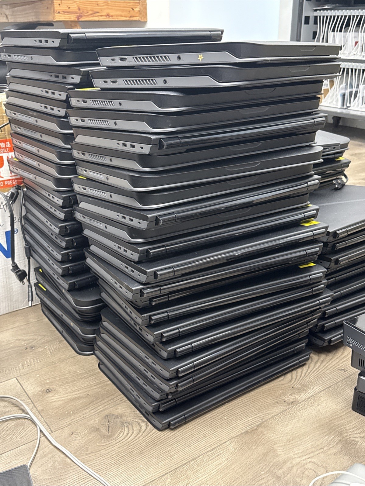 (Lot of 10) zSpace W1847 15.6 (Lot of 10) zSpace W1847 15.6