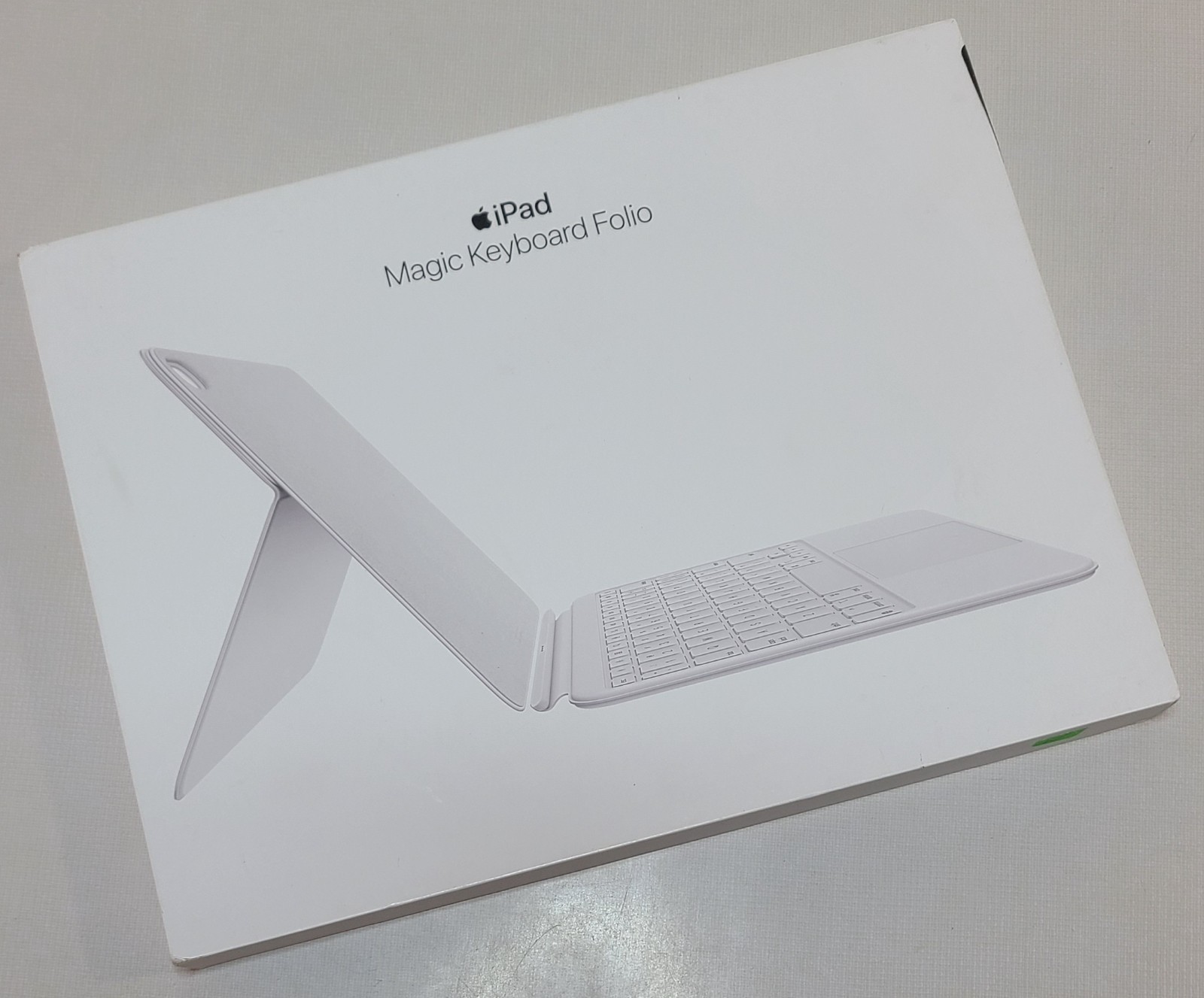 OPEN BOX Apple Magic Keyboard Case iPad 10th Gen / A16 - White A2695 MQDP3LL/A OPEN BOX Apple Magic Keyboard Case iPad 10th Gen / A16 - White A2695 MQDP3LL/A