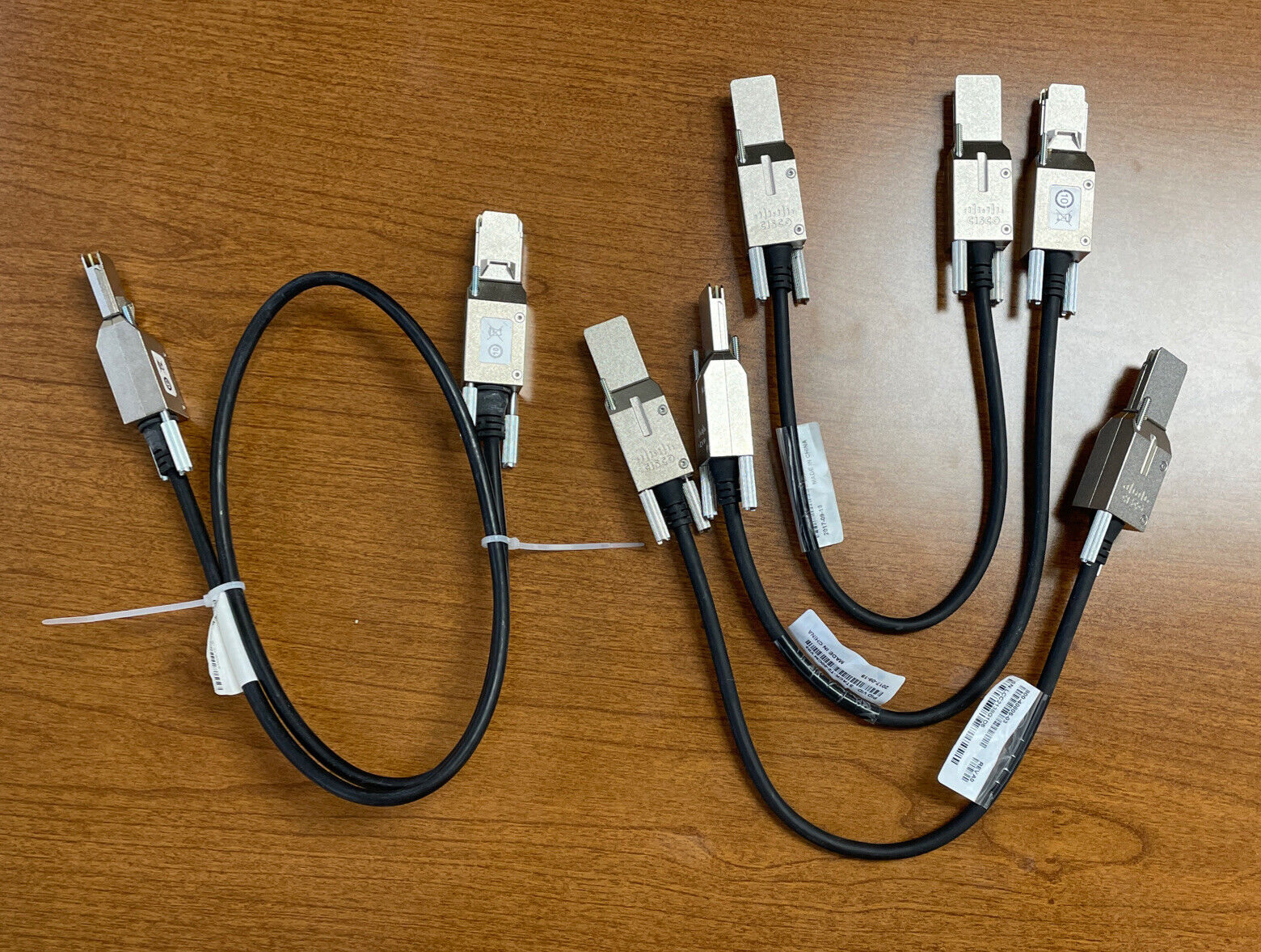 Lot of 4 - Cisco Cable Stack-T2-50CM V03 (x3) & Stack-T2-1M V03 (x1)