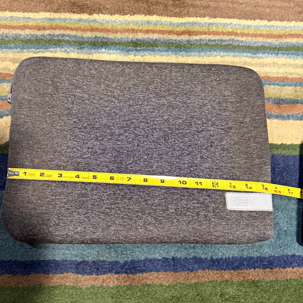 Case Logic 15 in Gray Polyester Padded Laptop Sleeve Case w/ Zipper Closure