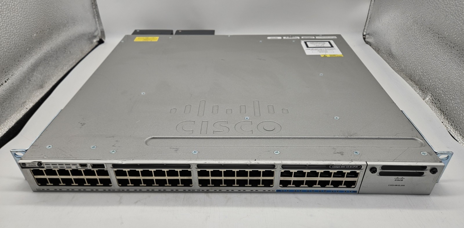 Cisco Catalyst 3850 48-Port GbE (12-10GbE) Network Switch WS-C3850-12X48U-E Cisco Catalyst 3850 48-Port GbE (12-10GbE) Network Switch WS-C3850-12X48U-E