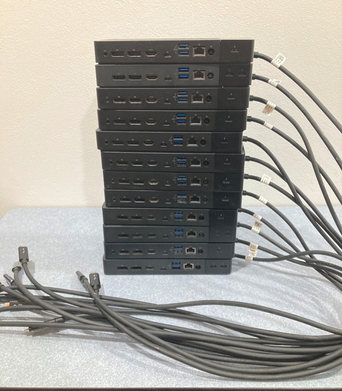 Lot of 10 Dell WD22TB4 and WD19TB Thunderbolt Docks Lot of 10 Lot of 10 Dell WD22TB4 and WD19TB Thunderbolt Docks Lot of 10