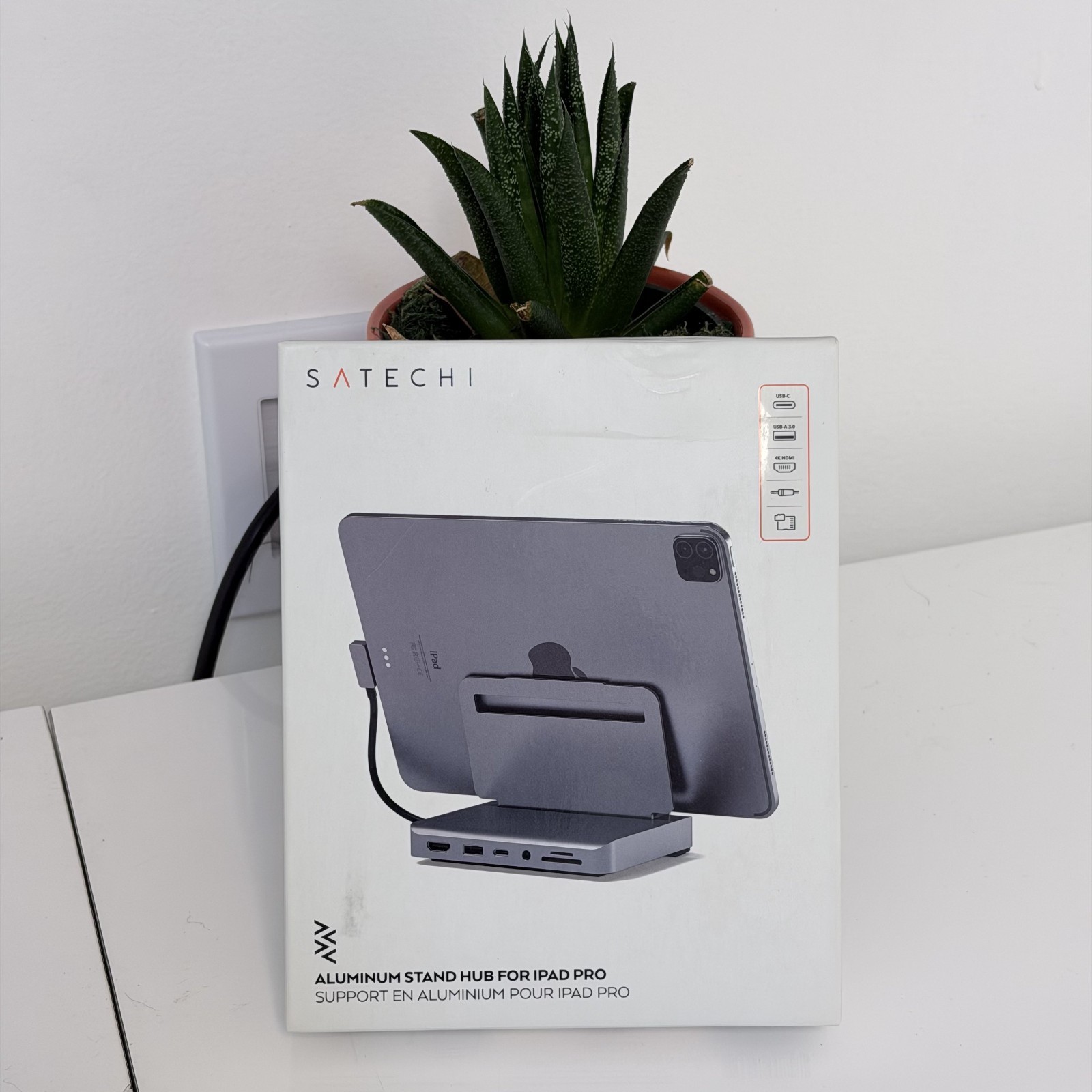 New Satechi Aluminum Stand Hub for iPad Pro Space Gray ST-TCSHIPM New Satechi Aluminum Stand Hub for iPad Pro Space Gray ST-TCSHIPM