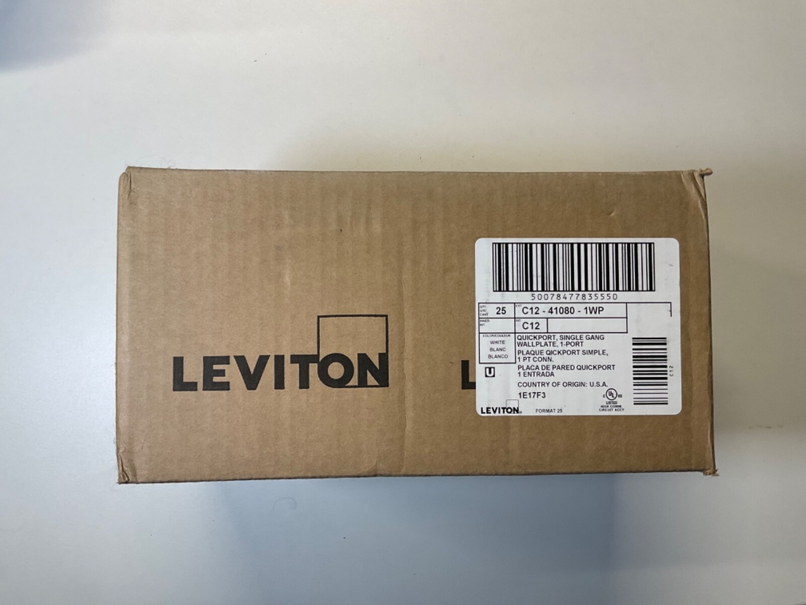 41080-1WP 1-Port Leviton Single-Gang QuickPort Wallplate, White - PACK OF 25 41080-1WP 1-Port Leviton Single-Gang QuickPort Wallplate, White - PACK OF 25