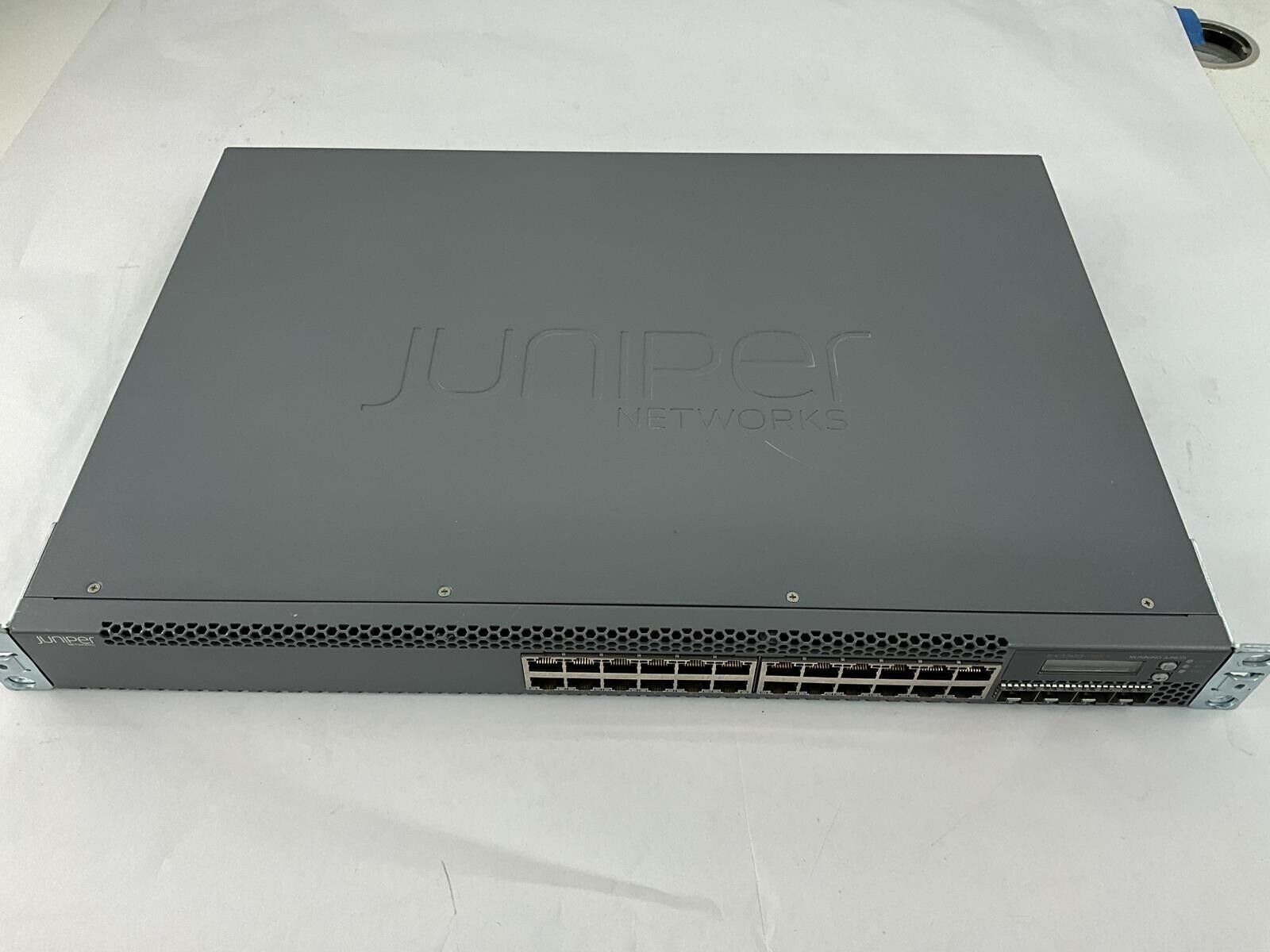 Juniper EX3300-24P Juniper 24 Port Gigabit PoE+ Switch 4 SFP 10G