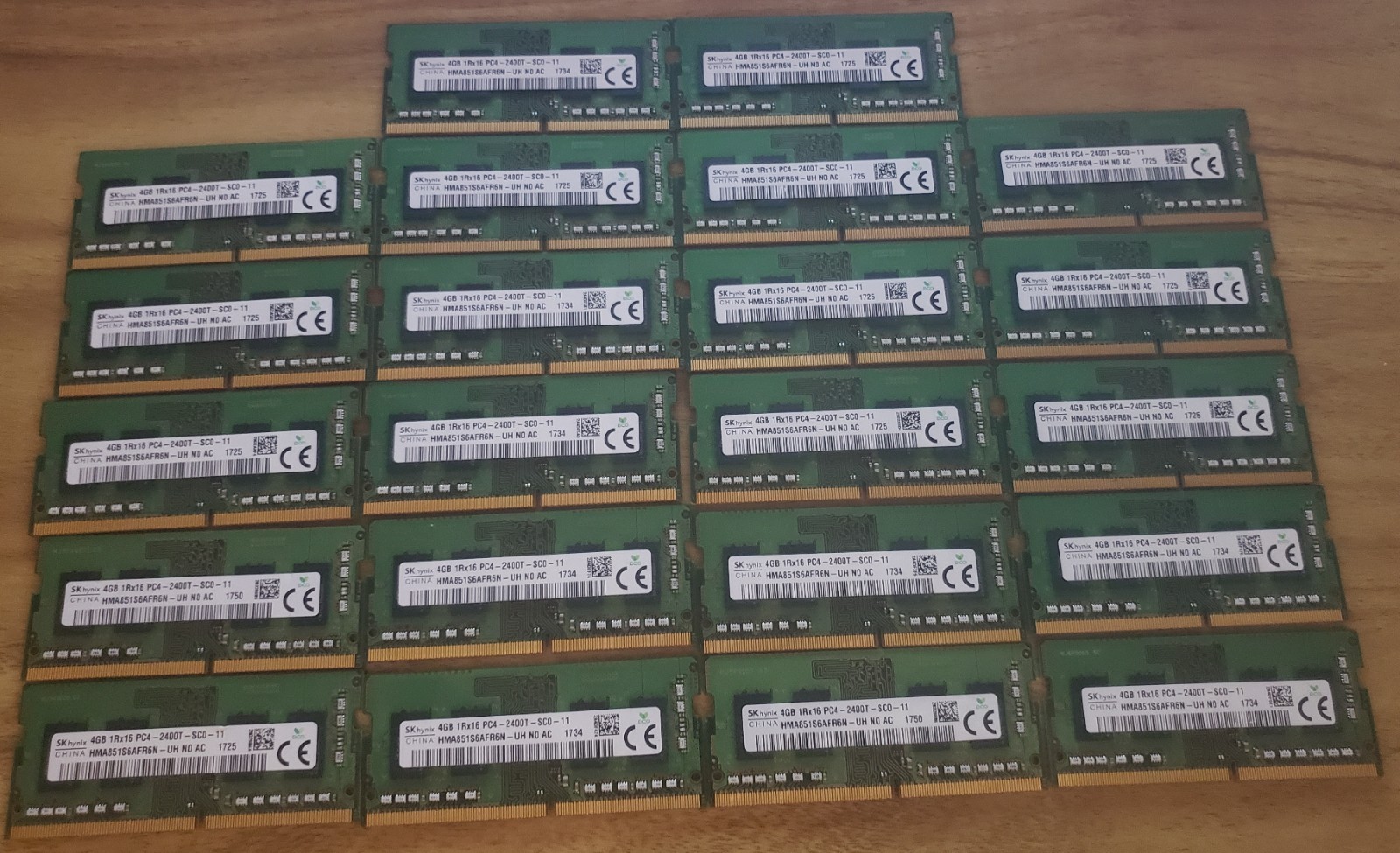 (Lot of 22) SK Hynix 4GB (HMA851S6AFR6N-UH) 1Rx16 PC4-2400T-SC0-11 DDR4 RAM