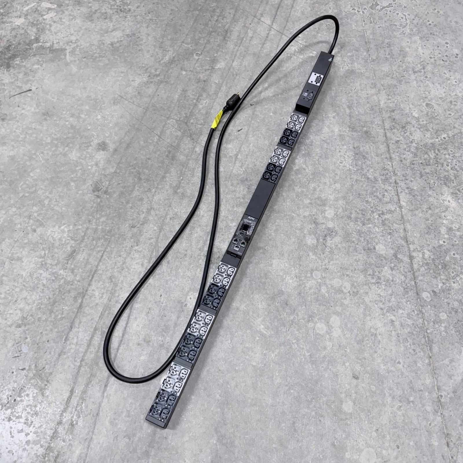 APC APDU11151ME Metered Rack PDU 200-240V 24A 1PH 40 Outlets C13 C15 C19 Combo APC APDU11151ME Metered Rack PDU 200-240V 24A 1PH 40 Outlets C13 C15 C19 Combo