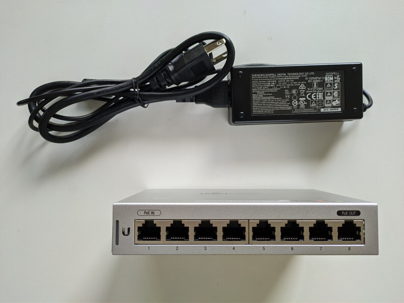 UniFi US-8 8-Port L3 Managed Ethernet Switch w/Power supply GEN1 (12W POE)