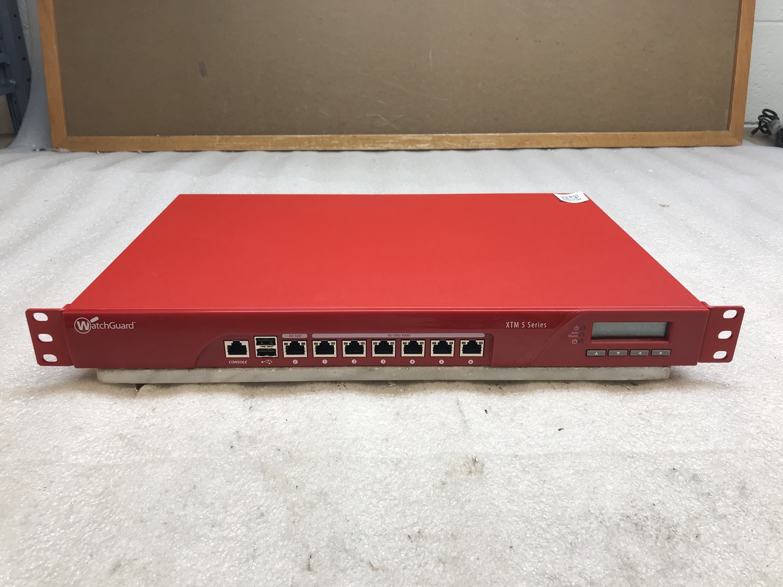 WATCHGUARD XTM-520 Next-Gen Firewall w/ Power Cables Rack Ears WATCHGUARD XTM-520 Next-Gen Firewall w/ Power Cables Rack Ears