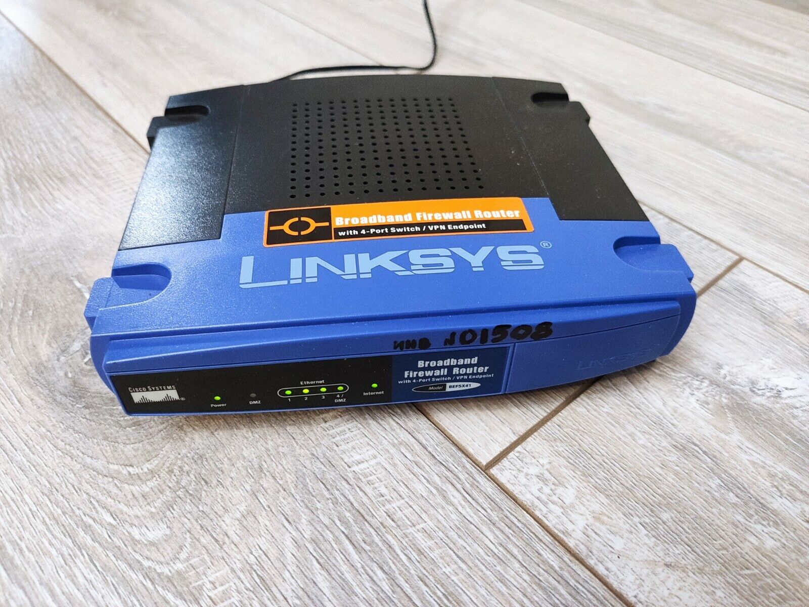 Cisco Linksys BEFSX41 Broadband Firewall Router 4-Port 10/100 (BEFSX41)