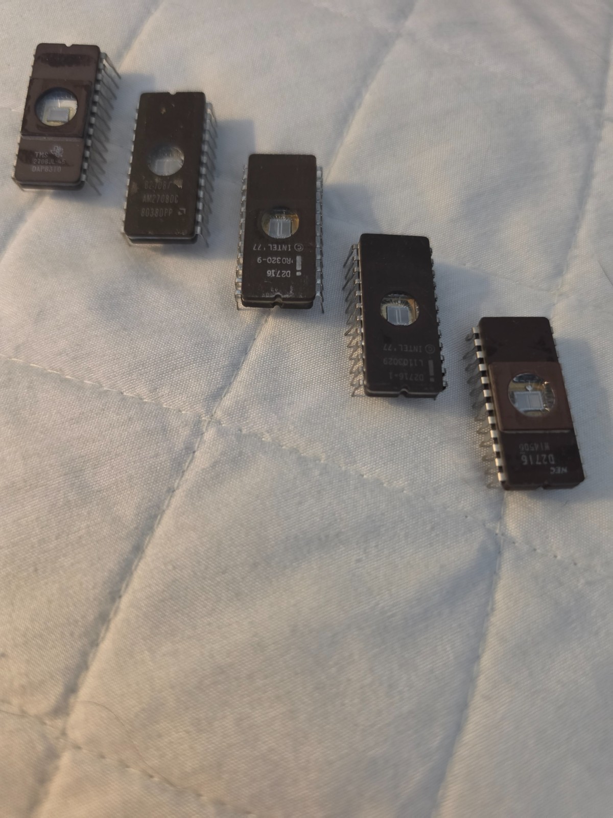 Vintage 1970s UV EPROM Lot Intel D2716 2708 TI TMS2708 AMD NEC Ceramic Windowed Vintage 1970s UV EPROM Lot Intel D2716 2708 TI TMS2708 AMD NEC Ceramic Windowed