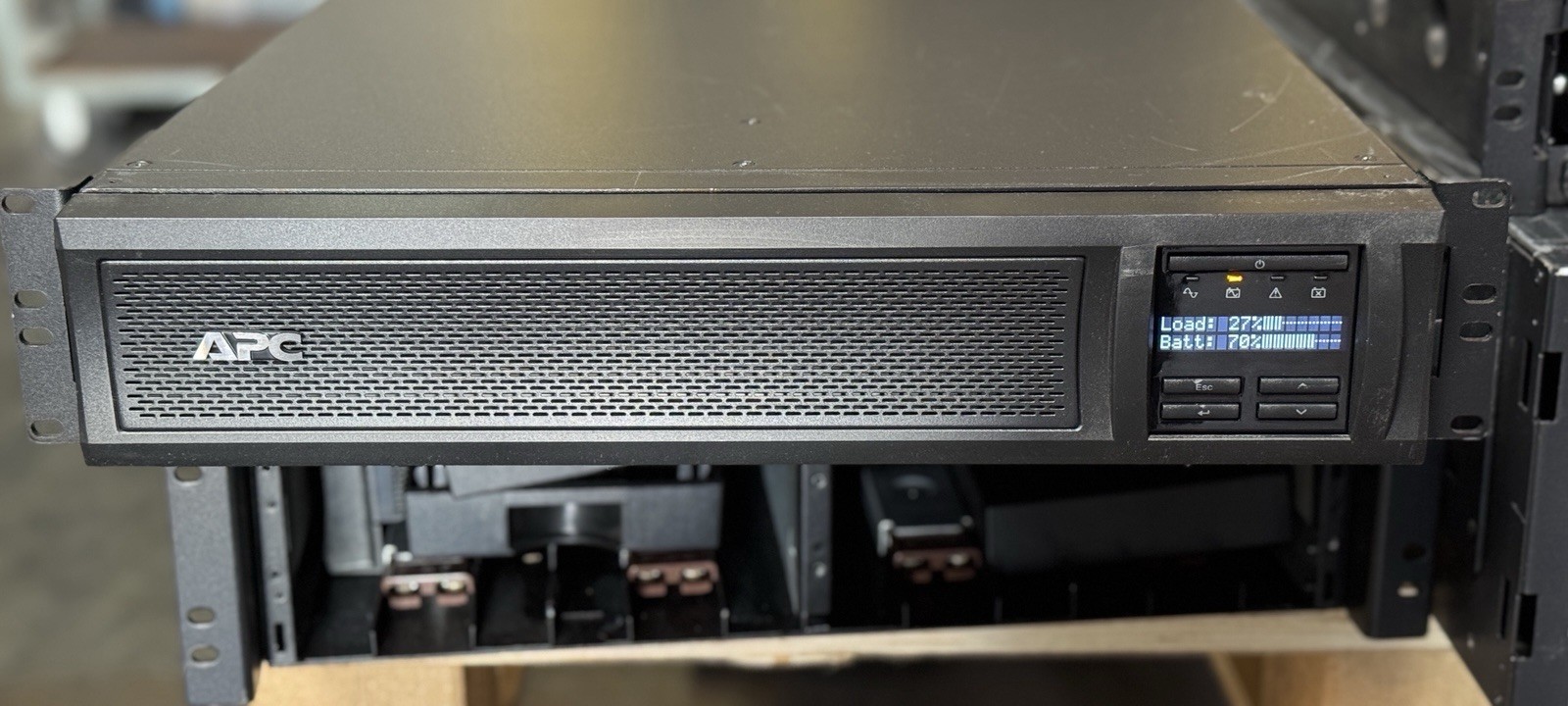 APC SMX3000RMLV2UNC Smart-UPS APC SMX3000RMLV2UNC Smart-UPS