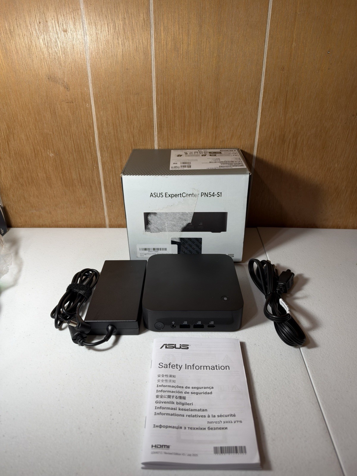 ASUS ExpertCenter PN54 Mini PC Ryzen 5 Black Wi-Fi HDMI/DP USB-C - Open Box NEW ASUS ExpertCenter PN54 Mini PC Ryzen 5 Black Wi-Fi HDMI/DP USB-C - Open Box NEW