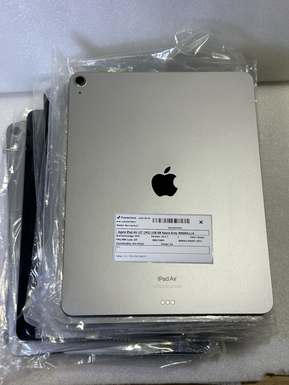 LOT Of 20 iPads ; Air 13” M2; Air 5th Gen iPads; Mixed Colors and GB.