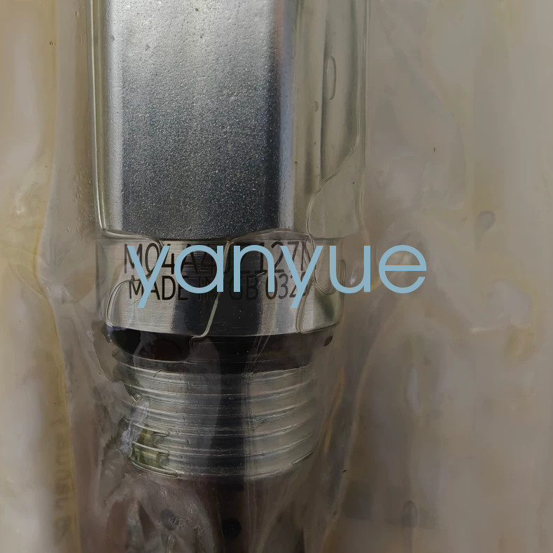 1PCS parker M04A4JZ127N Plug in valve new via FedEx or DHL