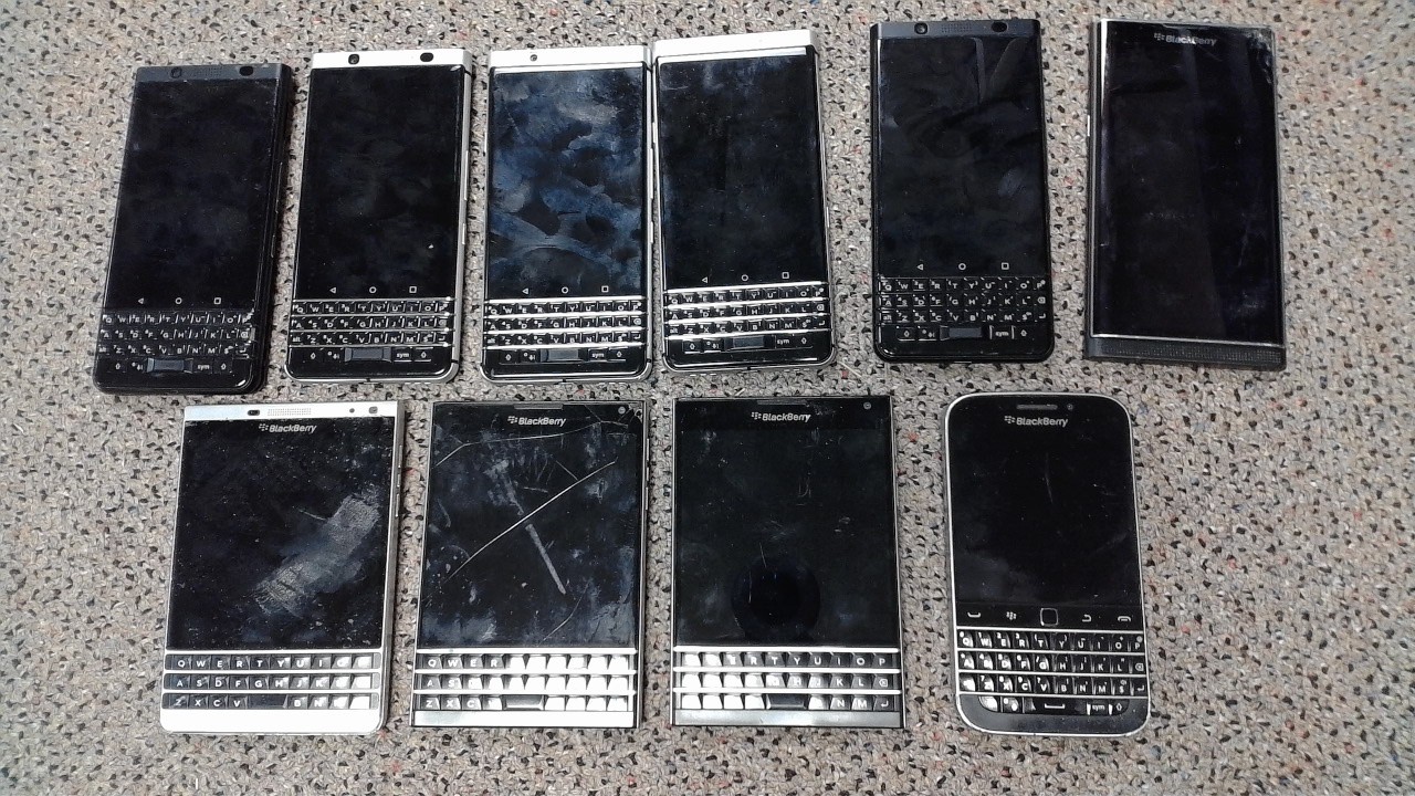 Lot of 10 Non-Working Blackberry KeyOne and Passport Smartphones w/Problems Lot of 10 Non-Working Blackberry KeyOne and Passport Smartphones w/Problems