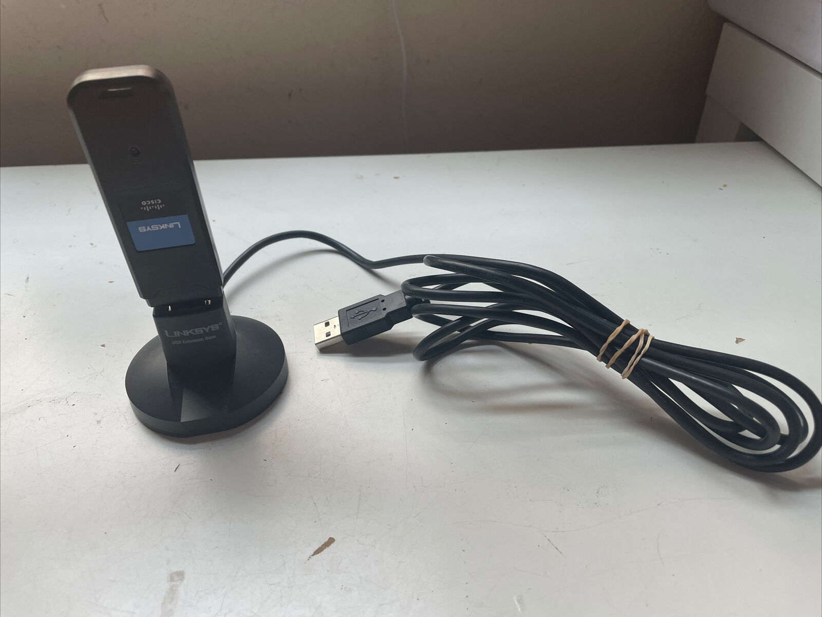 Cisco Linksys WUSB600N Dual-Band USB Wireless-N Network Adapter With Cradle