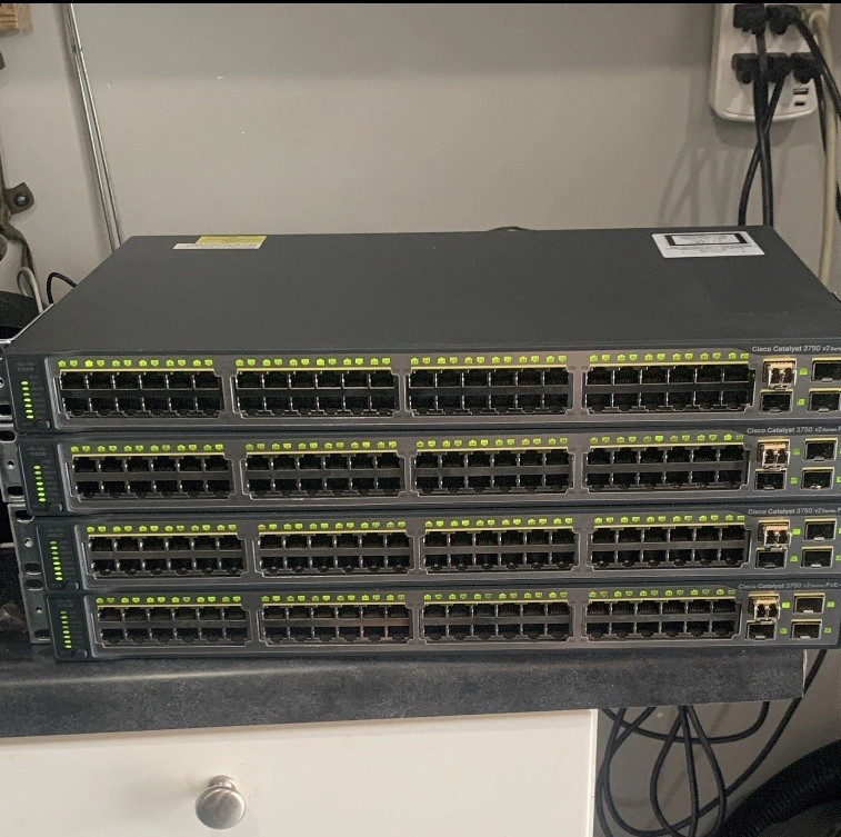 TP-LINK TL-SG1024 24-Port Gigabit Rackmount Unmanaged L2 RJ-45 Switch TP-LINK TL-SG1024 24-Port Gigabit Rackmount Unmanaged L2 RJ-45 Switch