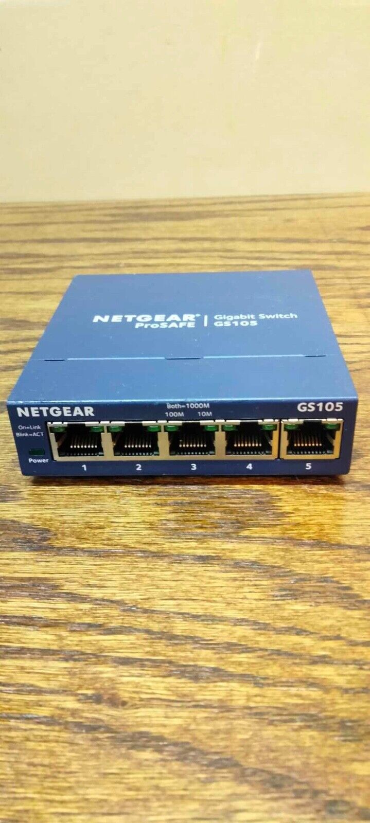 NETGEAR  ProSafe (GS105) 5-Ports External Ethernet Switch