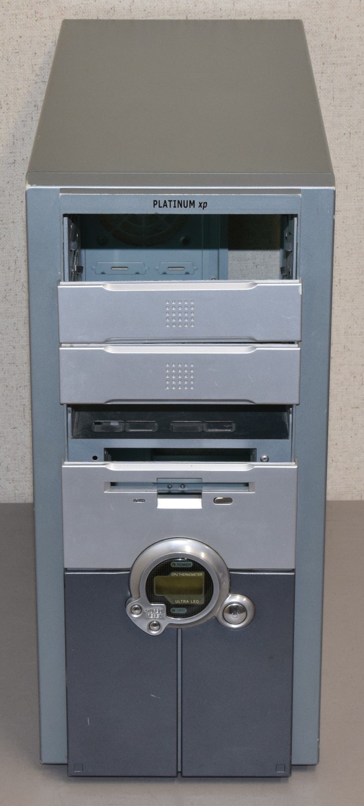 Vintage Ahanix Platinum XP ATX Computer Case with Blue Acrylic Side Panel Window