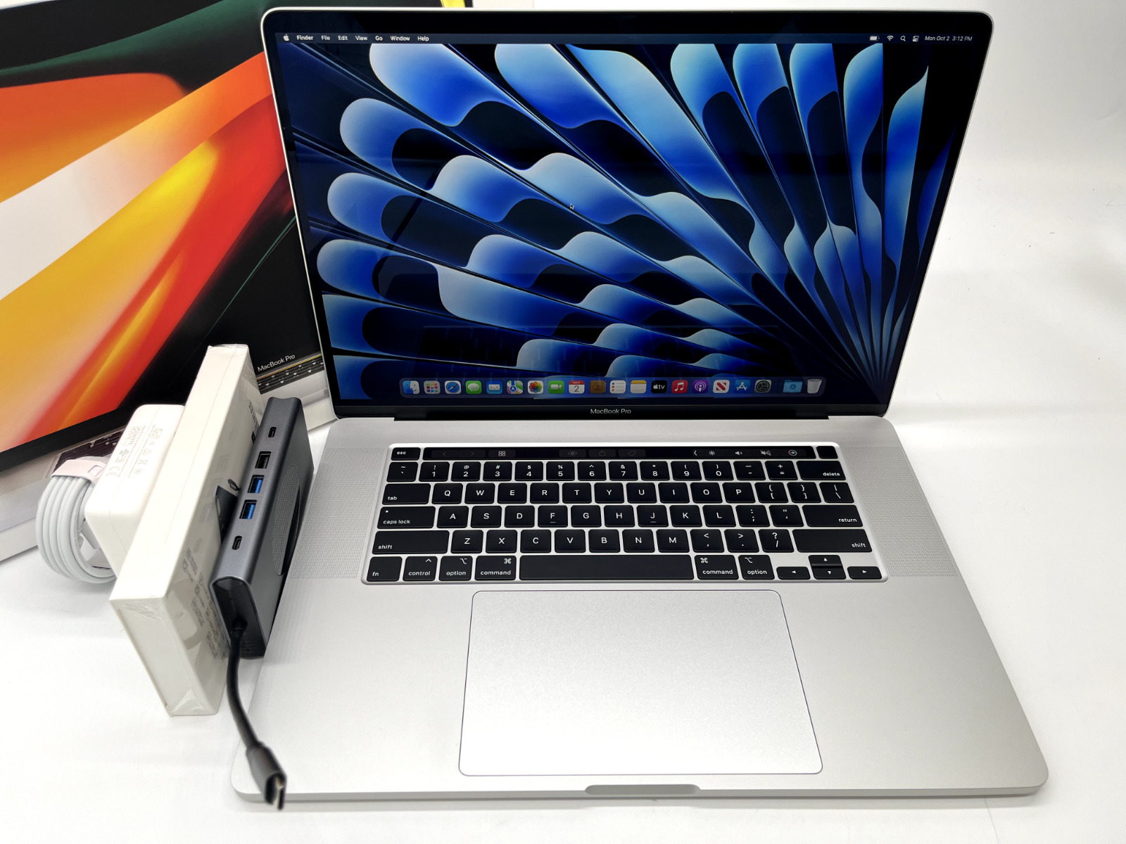 16 Inch MacBook Pro 2019-2020 16GB RAM Silver 4.5Ghz 6-Core A2141