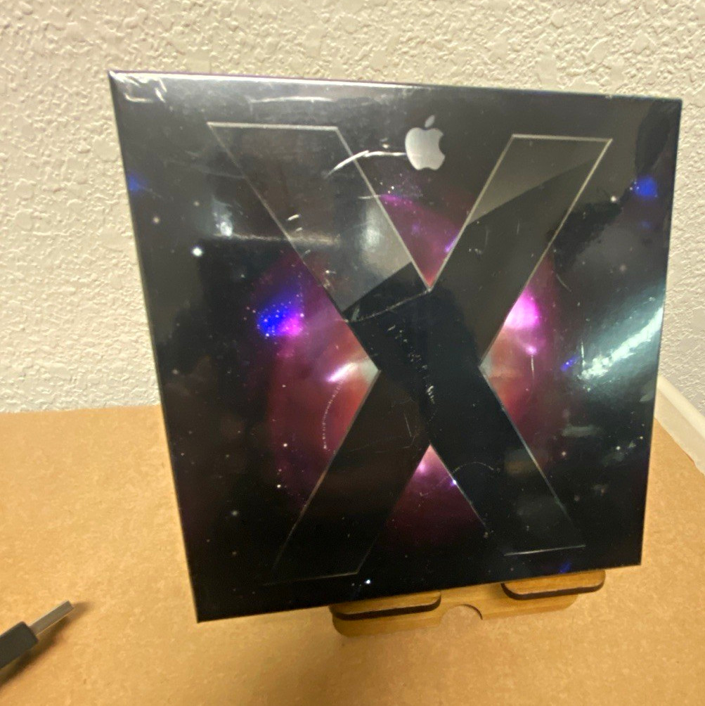 Apple Mac OS X Leopard 10.5 Operating System Software Retail Box Apple Mac OS X Leopard 10.5 Operating System Software Retail Box