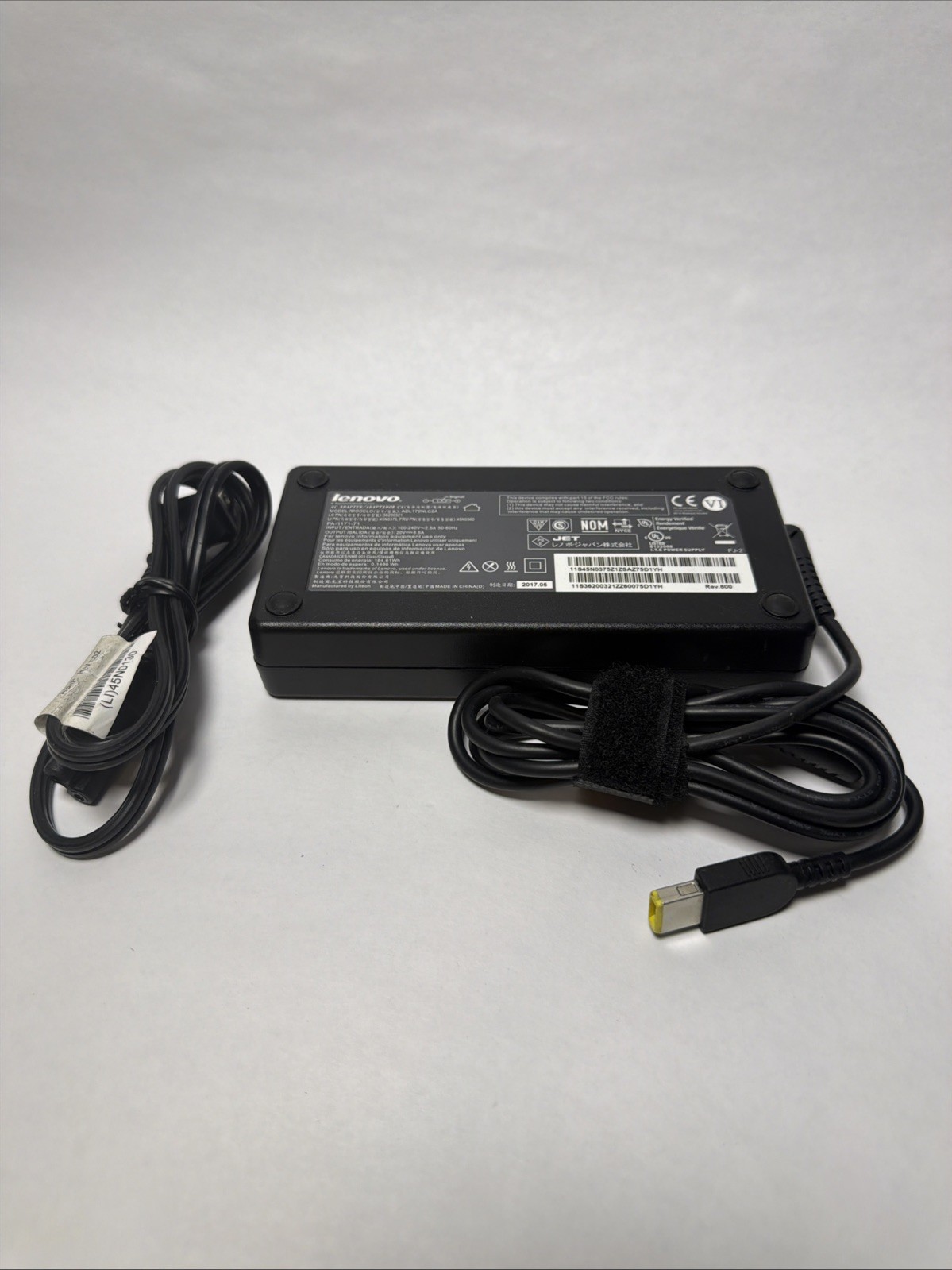 Lot Of 12 Lenovo 170W AC Power Adapter Charger Square Yellow Tip Thinkpad Lot Of 12 Lenovo 170W AC Power Adapter Charger Square Yellow Tip Thinkpad