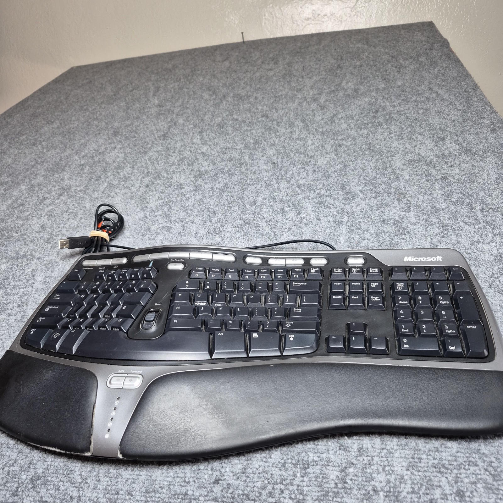 Microsoft Natural Ergonomic Keyboard 4000 v1.0 USB Wired Black Gray KU-0462 Microsoft Natural Ergonomic Keyboard 4000 v1.0 USB Wired Black Gray KU-0462
